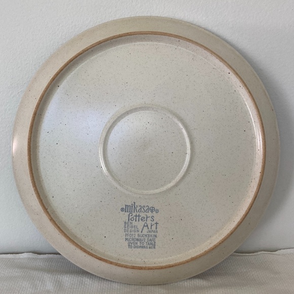 MIKASA Potters Art Buckskin Stoneware Dinner Plates - Picture 3 of 9